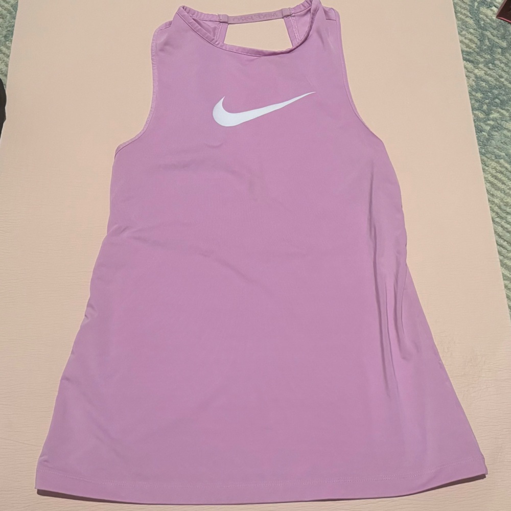 Women’s Nike Workout Top Size Small